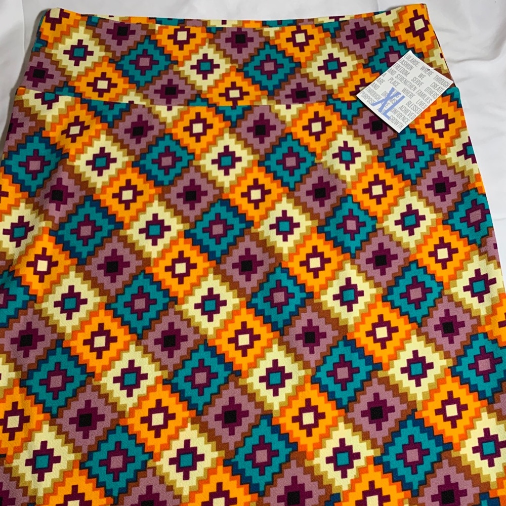 NWT LuLaRoe Cassie skirt